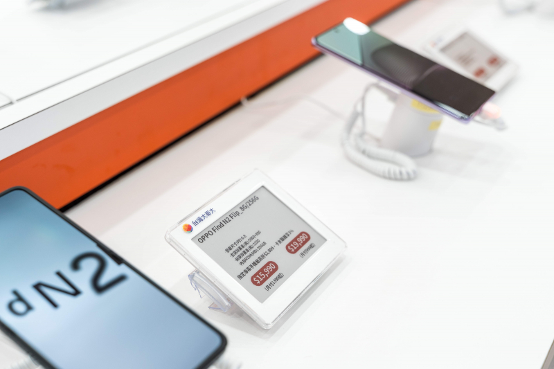 台灣大哥大導入創利空間ELSA電子價格牌系統，減少紙本印製與裁切，亦能即時調整產品價格及庫存標示