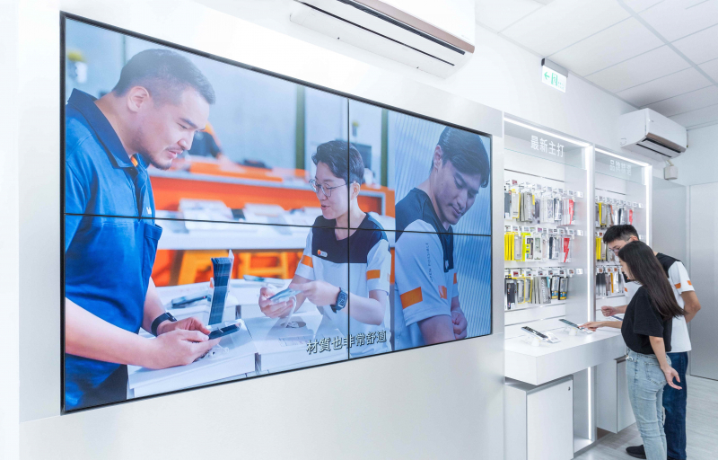 創利空間整合高品質顯示器取代傳統海報，並透過雲端數位內容公播管理系統，可輕鬆管理派送廣告訊息，實踐智慧無紙化新零售概念門市
