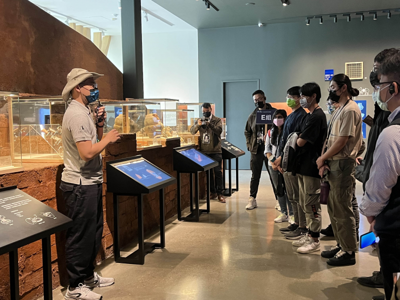 友達招募員工為文化志工，擔任文化館導覽大使，積極推廣文資保存、文史教育