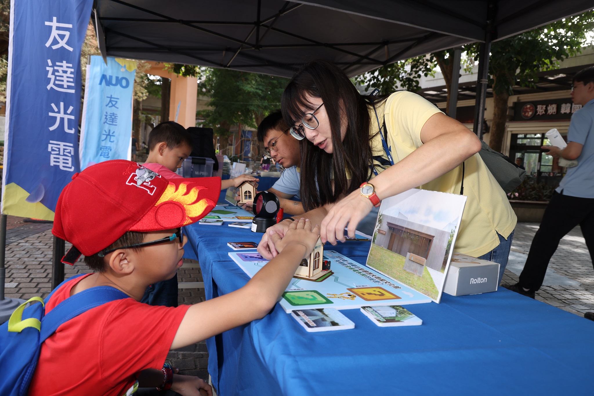 友達投入永續素養教育多年，從自身的環境教育場域走入校園、各式活動現場，合作夥伴亦擴及到NGO、公部門與供應鏈，豐碩成果獲「社會共融領袖獎」